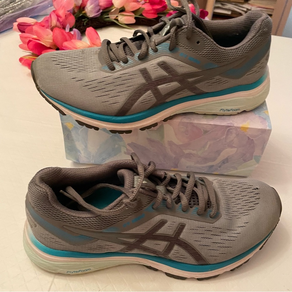ASICS Size 7.5 GT 1000 grey & turquoise blue running shoe. In GUC.